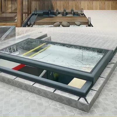 電気やハリケーン防護屋根のためのヨーロッパ風の垂直開きパターン天窓