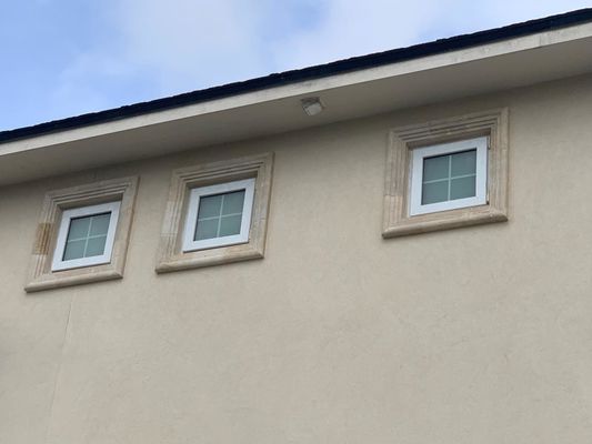 装飾用グリルと防風機能の加熱ガラスUPVC/PVC滑り窓
