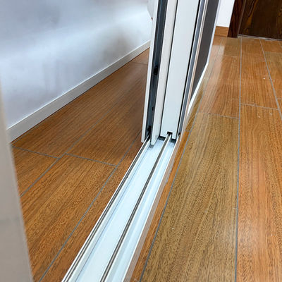 1.4mm プロファイルの厚さ 二重ガラスの二重加熱ガラス アルミ合金 スライディングウィンドウ
